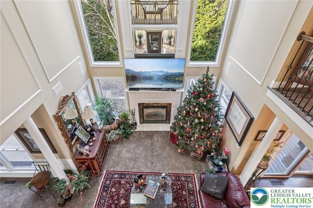 25 Saddle Lane, Easton, PA 18045