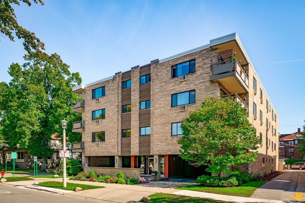 224 N Kenilworth Avenue 2B, Oak Park, IL 60302 — photo 2