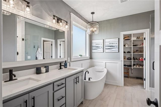2211 Foxtail Drive, Kearney, MO 64060