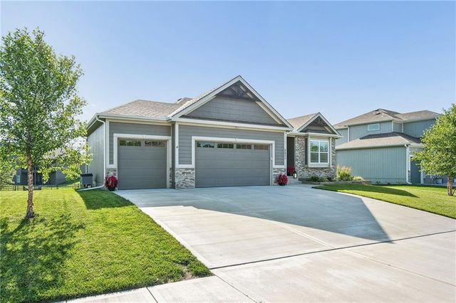 2211 Foxtail Drive, Kearney, MO 64060
