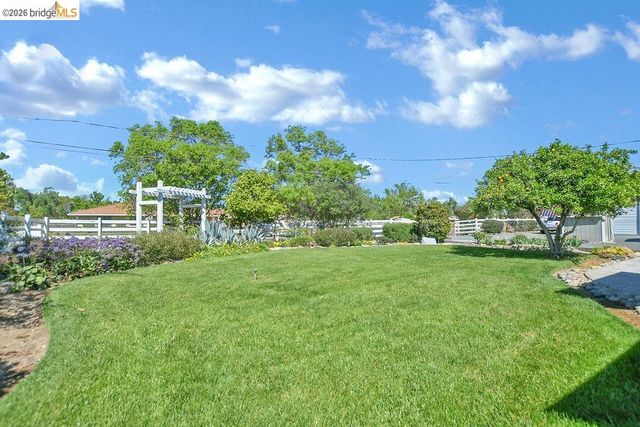 420 Lone Oak Ct, Brentwood, CA 94513