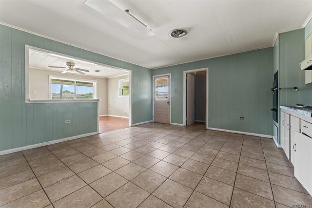 314 Vatican Dr, Donaldsonville, LA 70346