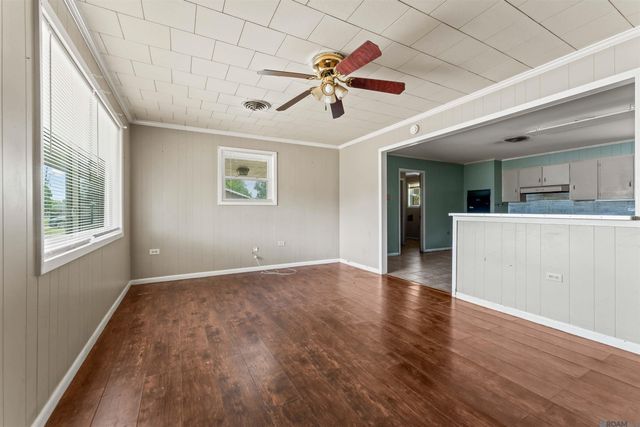 314 Vatican Dr, Donaldsonville, LA 70346