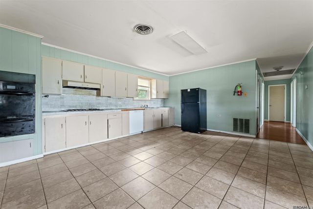 314 Vatican Dr, Donaldsonville, LA 70346
