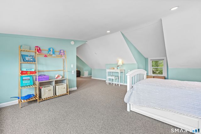 927 East Broadway, Milford, CT 06460