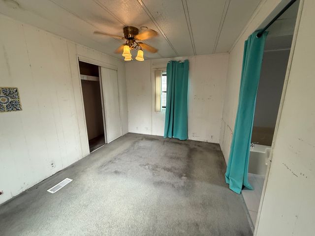 3910 Ingleside Place, Park City, IL 60085