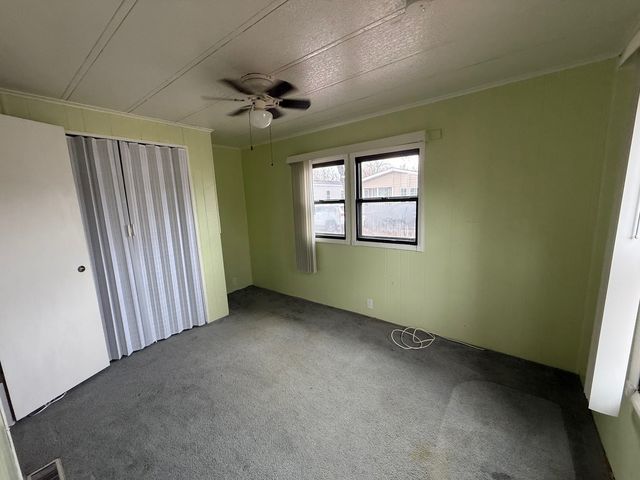 3910 Ingleside Place, Park City, IL 60085