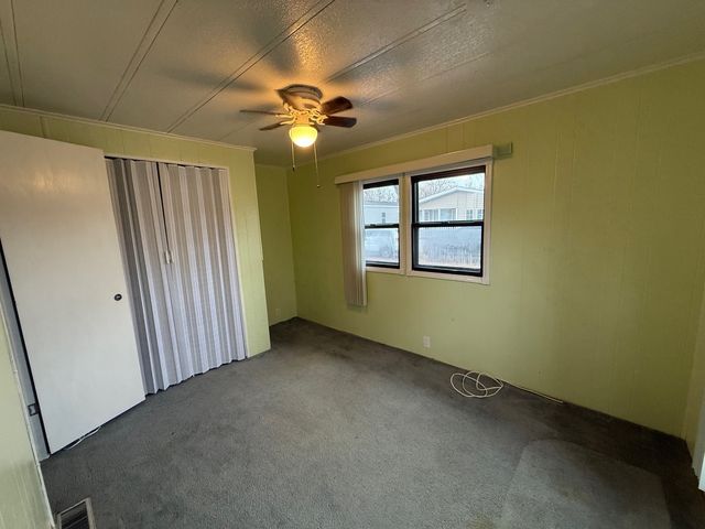 3910 Ingleside Place, Park City, IL 60085