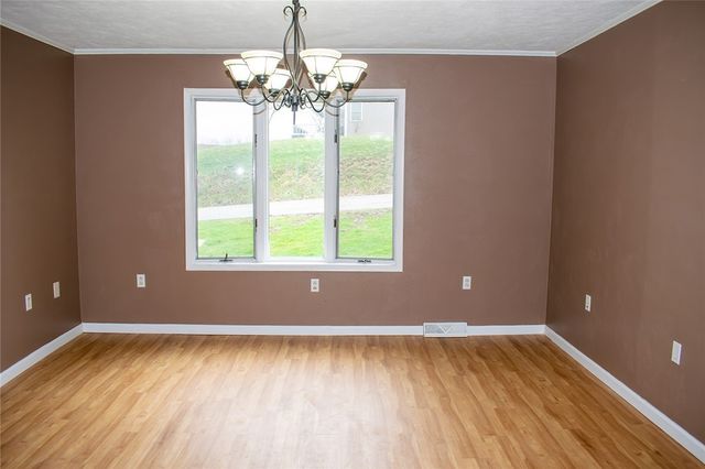 1378 Robbins Station Rd, North Huntingdon, PA 15642