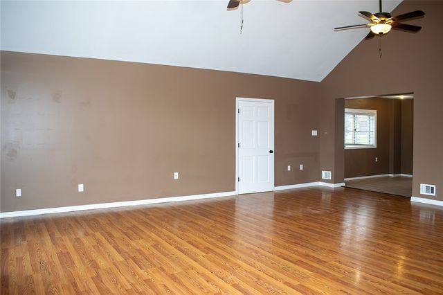 1378 Robbins Station Rd, North Huntingdon, PA 15642