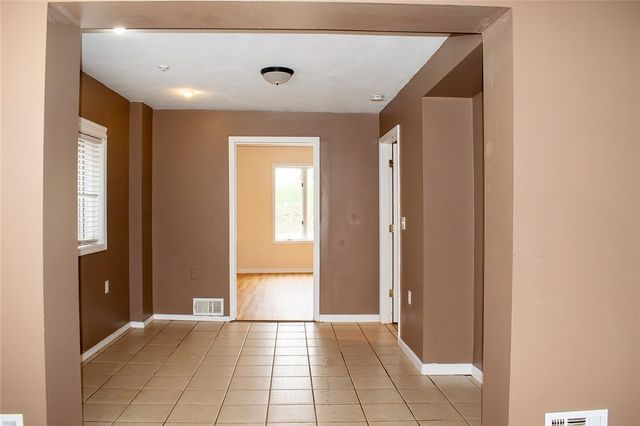 1378 Robbins Station Rd, North Huntingdon, PA 15642