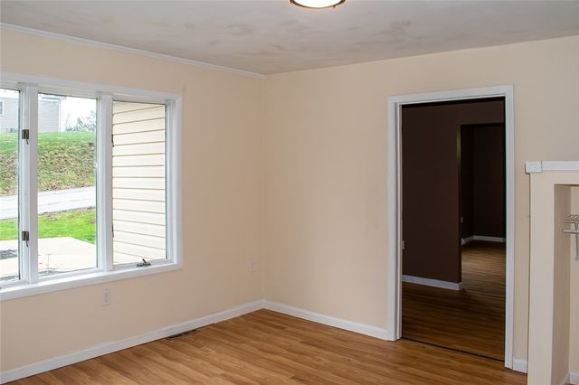 1378 Robbins Station Rd, North Huntingdon, PA 15642