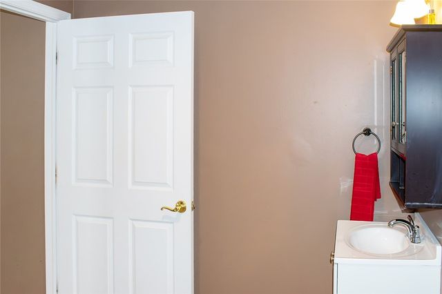 1378 Robbins Station Rd, North Huntingdon, PA 15642