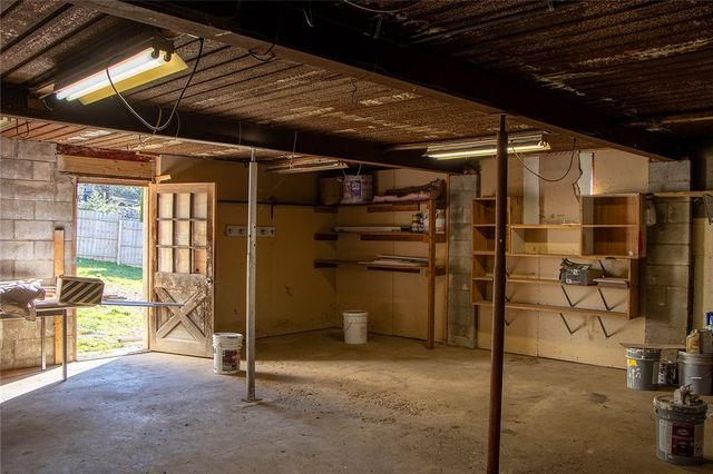 1378 Robbins Station Rd, North Huntingdon, PA 15642