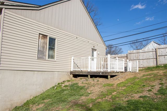 1378 Robbins Station Rd, North Huntingdon, PA 15642