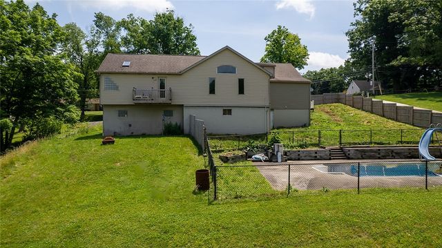 1378 Robbins Station Rd, North Huntingdon, PA 15642
