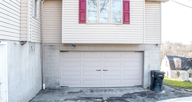 1378 Robbins Station Rd, North Huntingdon, PA 15642