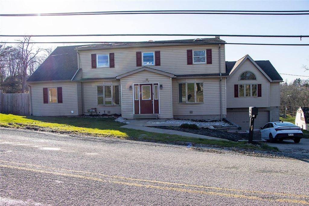 1378 Robbins Station Rd, North Huntingdon, PA 15642