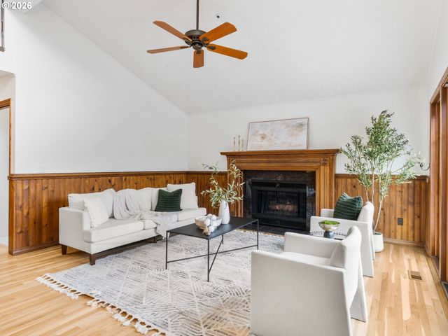 8062 Sw EDGEWATER W, Wilsonville, OR 97070