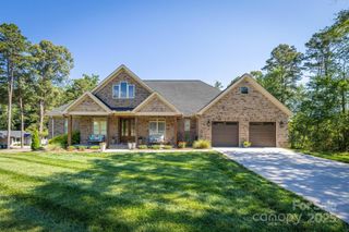 2545 10th Street Court NE, Hickory, NC 28601