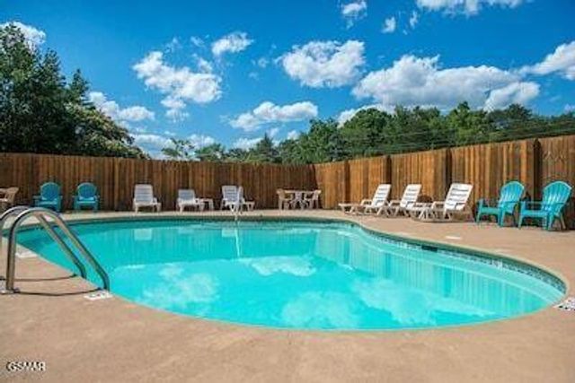 619 Pine Mtn Road, Pigeon Forge, TN 37863