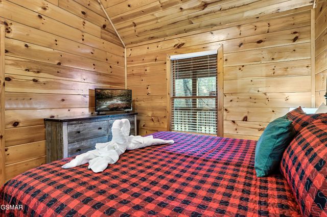 619 Pine Mtn Road, Pigeon Forge, TN 37863