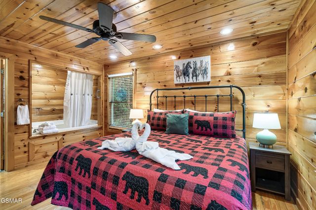 619 Pine Mtn Road, Pigeon Forge, TN 37863