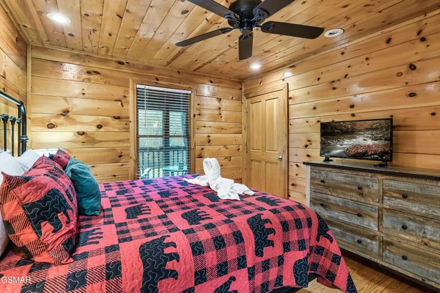 619 Pine Mtn Road, Pigeon Forge, TN 37863