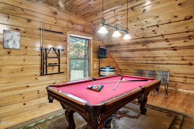 619 Pine Mtn Road, Pigeon Forge, TN 37863