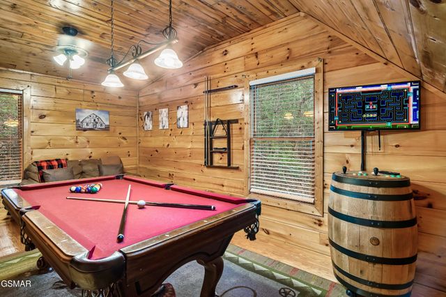 619 Pine Mtn Road, Pigeon Forge, TN 37863
