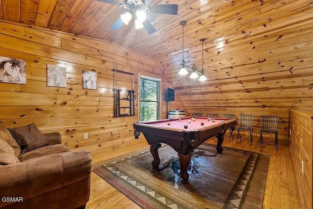 619 Pine Mtn Road, Pigeon Forge, TN 37863