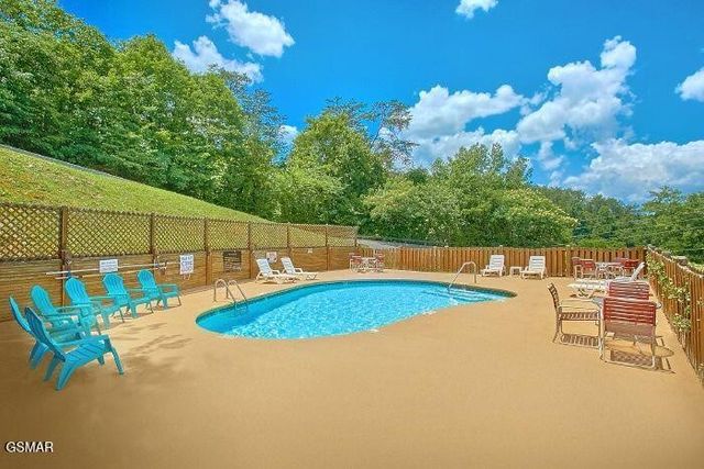 619 Pine Mtn Road, Pigeon Forge, TN 37863
