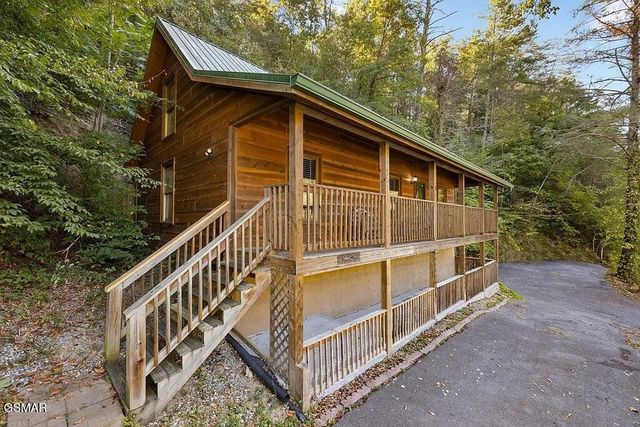619 Pine Mtn Road, Pigeon Forge, TN 37863