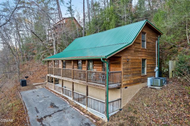 619 Pine Mtn Road, Pigeon Forge, TN 37863