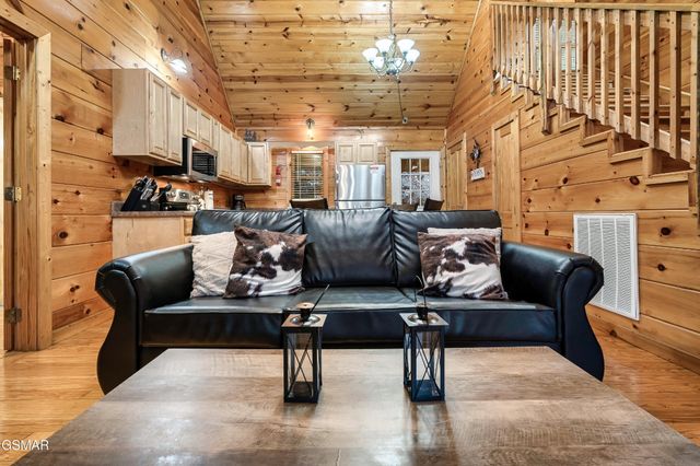 619 Pine Mtn Road, Pigeon Forge, TN 37863
