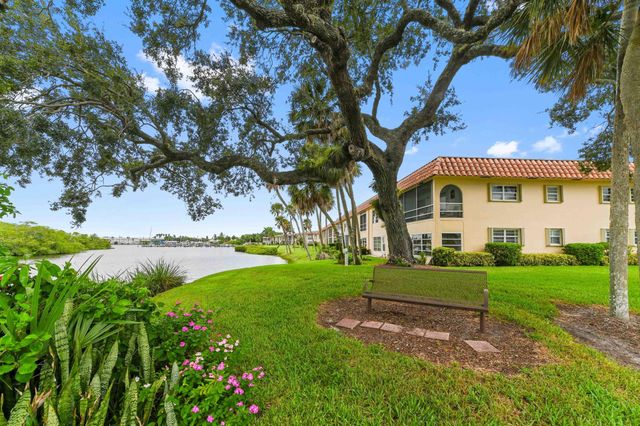 2600 S Kanner Highway F9, Stuart, FL 34994
