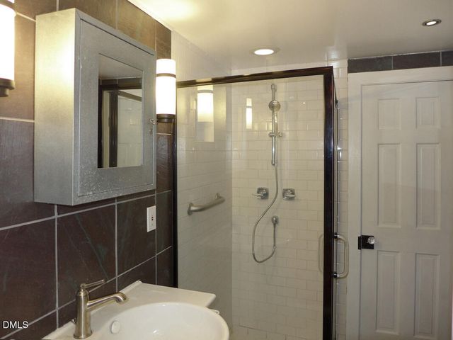 917 Phils Creek Road, Chapel Hill, NC 27516