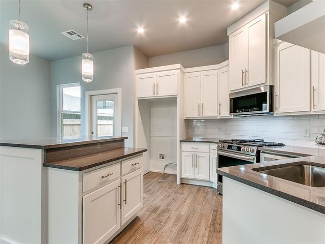 421 Remington Avenue, Jones, OK 73049