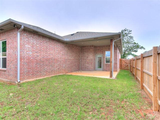 421 Remington Avenue, Jones, OK 73049