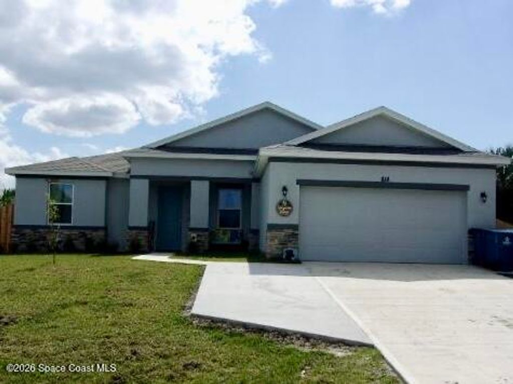 814 Nightengale Street SW, Palm Bay, FL 32908