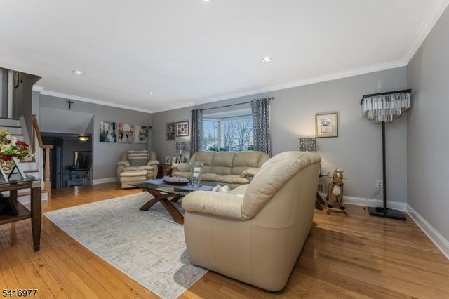 136 Powderhorn Dr, Lopatcong Twp., NJ 08865