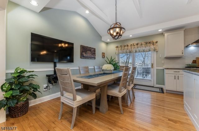 136 Powderhorn Dr, Lopatcong Twp., NJ 08865