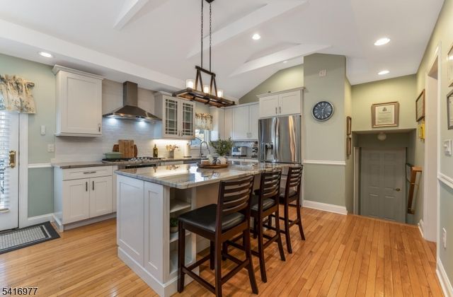 136 Powderhorn Dr, Lopatcong Twp., NJ 08865