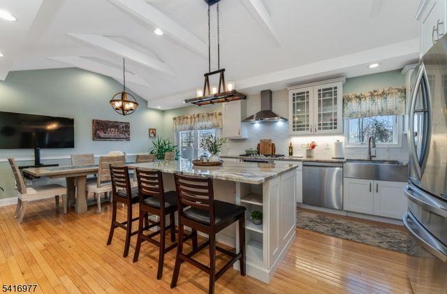 136 Powderhorn Dr, Lopatcong Twp., NJ 08865