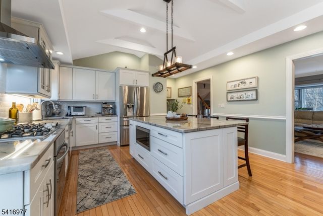 136 Powderhorn Dr, Lopatcong Twp., NJ 08865