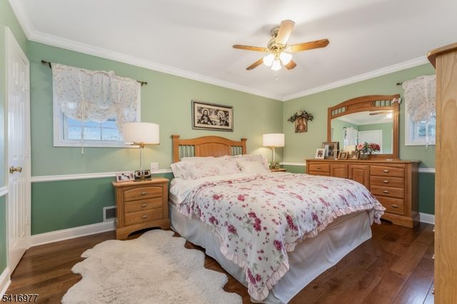 136 Powderhorn Dr, Lopatcong Twp., NJ 08865