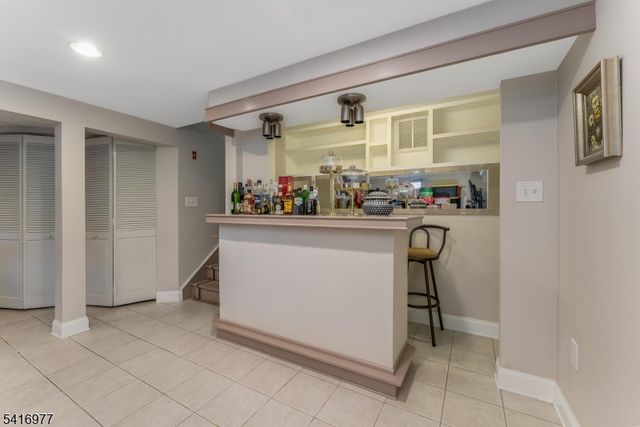 136 Powderhorn Dr, Lopatcong Twp., NJ 08865