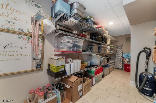 136 Powderhorn Dr, Lopatcong Twp., NJ 08865