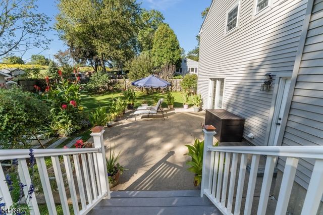 136 Powderhorn Dr, Lopatcong Twp., NJ 08865