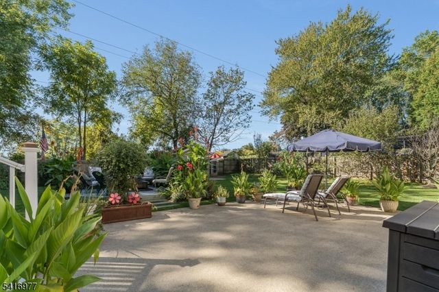 136 Powderhorn Dr, Lopatcong Twp., NJ 08865